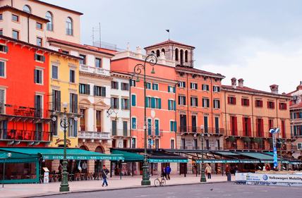 La Durata Della Locazione è Di Sei Anni Anche Se Il Locale è