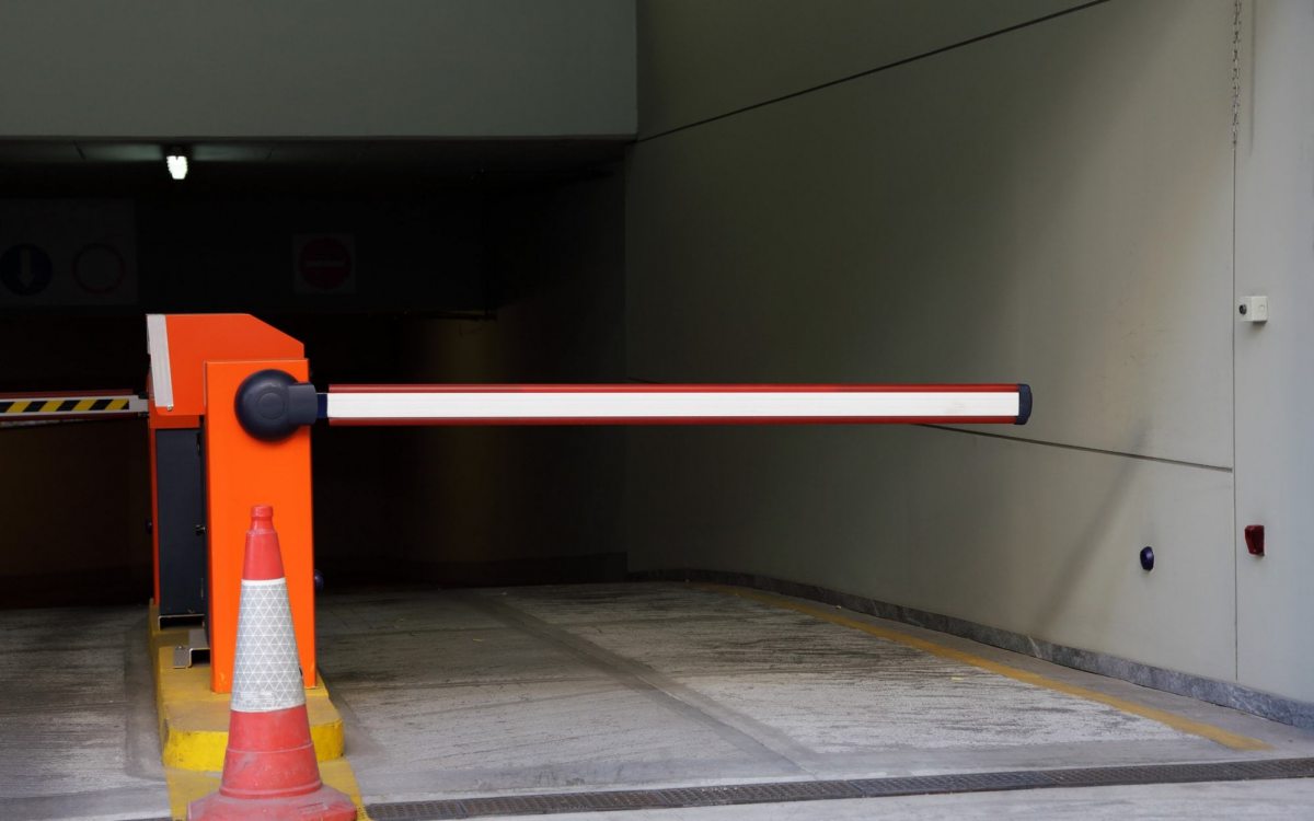 E se mi viene impedito di esercitare il diritto di passaggio sulla rampa di accesso al garage condominiale? come posso reagire?