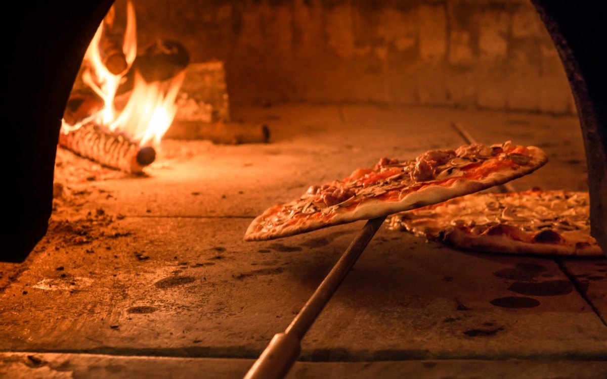 Per le immissioni illecite dalla pizzeria si può ottenere il risarcimento per danno al normale svolgimento della vita personale