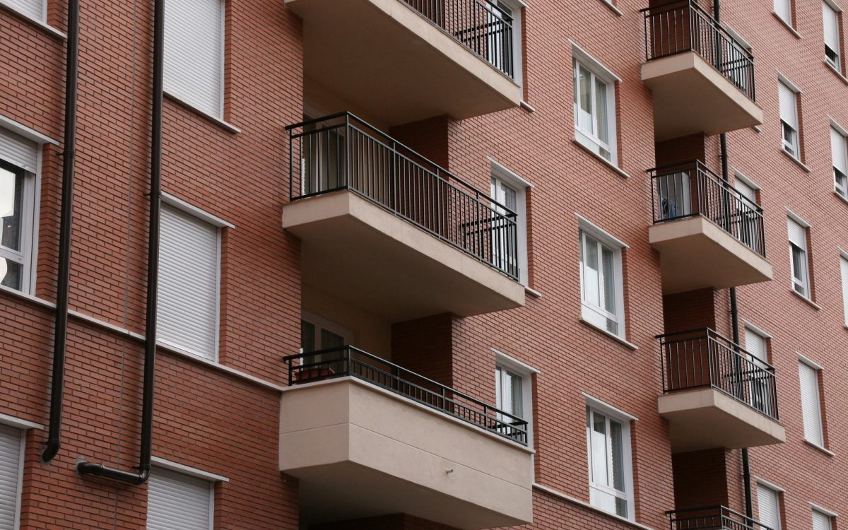 Amministratore riconosce il credito di quello uscente: quali effetti per il condominio?