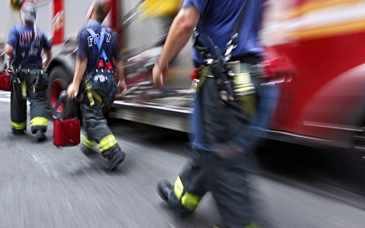 Ordinanza contingibile e urgente per uno stato di pericolo in ambito condominiale: può essere adottata da un dirigente del Comune?