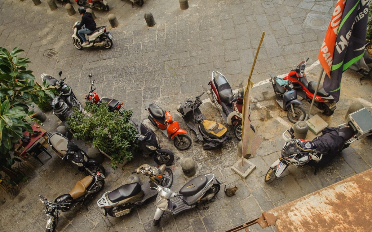 Un fenomeno in espansione: il proliferare di motocicli in condominio