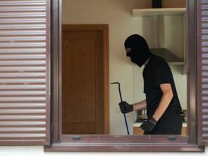 Perché l'impresa appaltatrice ed il condominio possono rispondere dei danni conseguenti ad un furto in appartamento?