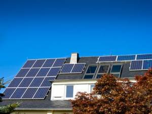I pannelli fotovoltaici sul tetto devono sempre rispettare il paesaggio. Legittimi gli atti che ne dispongano la rimozione.