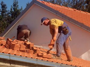 Rifacimento del tetto costituito da due corpi distinti: devono essere convocati solo i condomini sottostanti