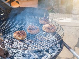 Barbecue e grigliate: il problema distanze legali ed immissioni intollerabili