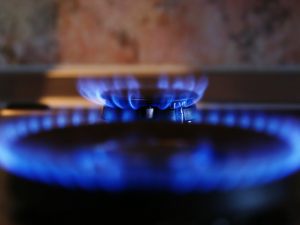 Contratti gas e luce: le misure previste dall'articolo 3 Decreto Aiuti bis e le violazioni contrattuali