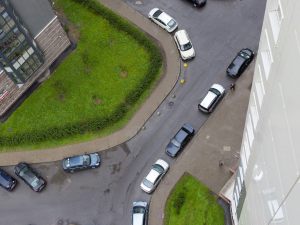 Si può parcheggiare su un cortile con servitù di passaggio?